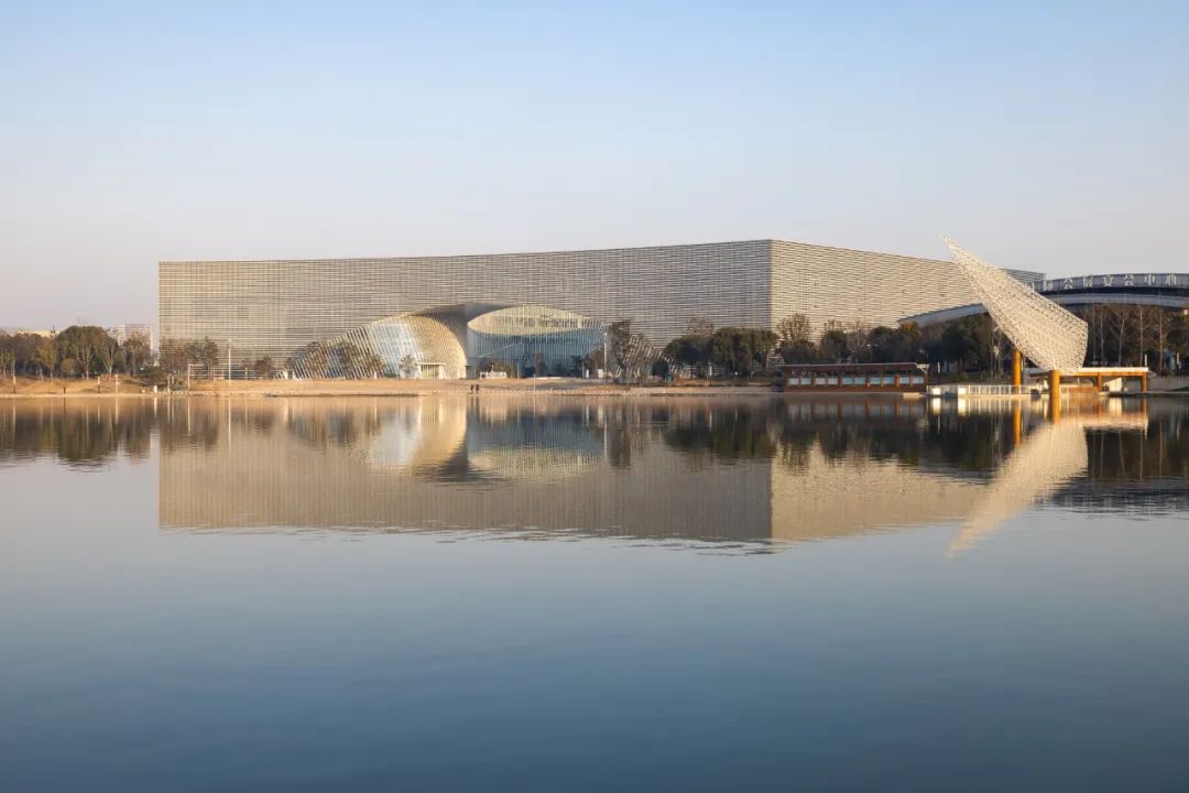 中国扬州运河大剧院 / 同济大学建筑设计研究院