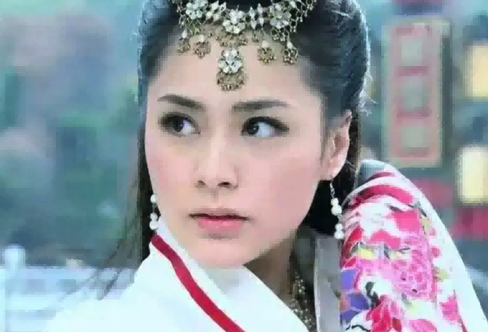 颜值不够别带“额饰”！13位女星造型PK，谁才撑得起倾国倾城