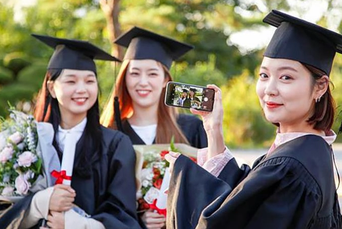 2022高考将近，女学生应该学师范还是学护理？区别不是一星半点