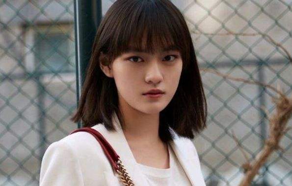 10位00后小花，争奇斗艳各显神通，谁能成为国民妹妹？