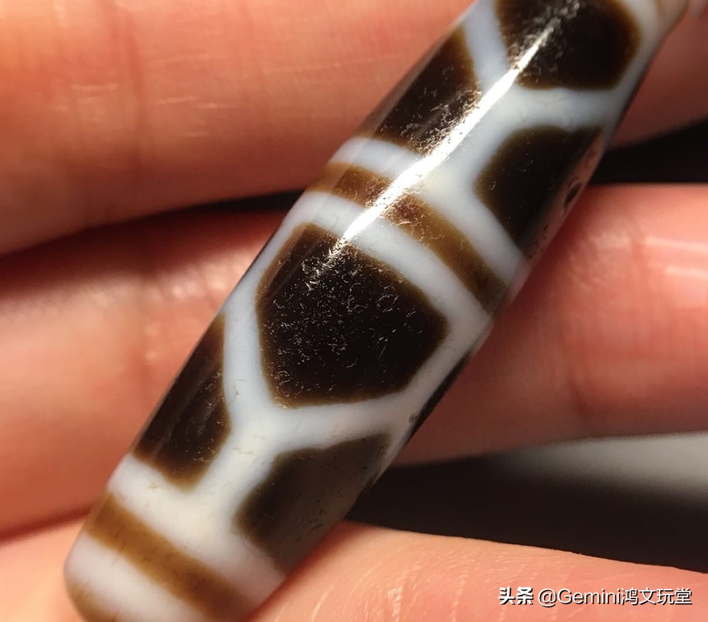 李连杰的天珠价值近一个亿,你觉得值么?事实上事情是这样的