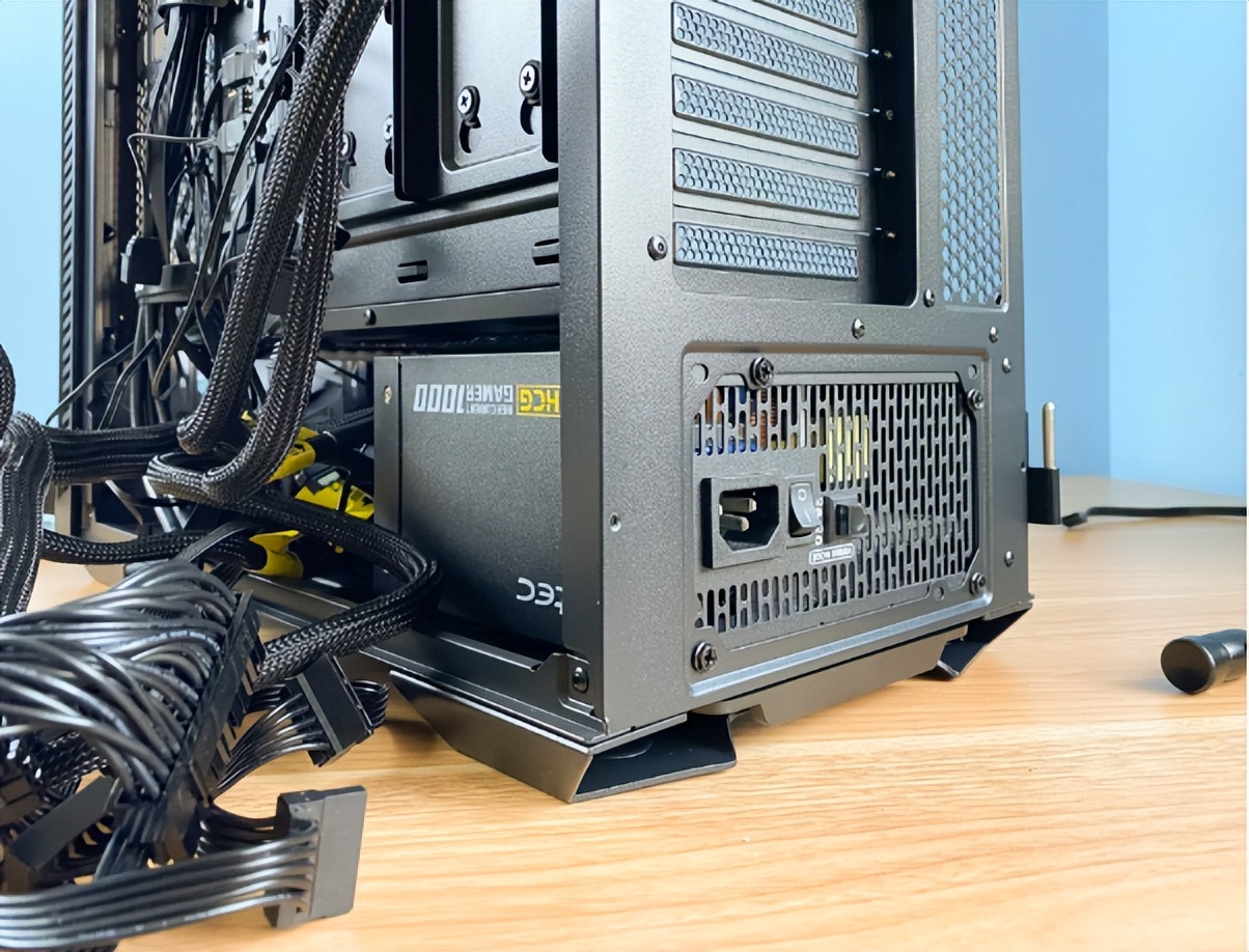 仅中国大陆特供，英特尔这CPU有性价比？i5-12490F+B660主板实测