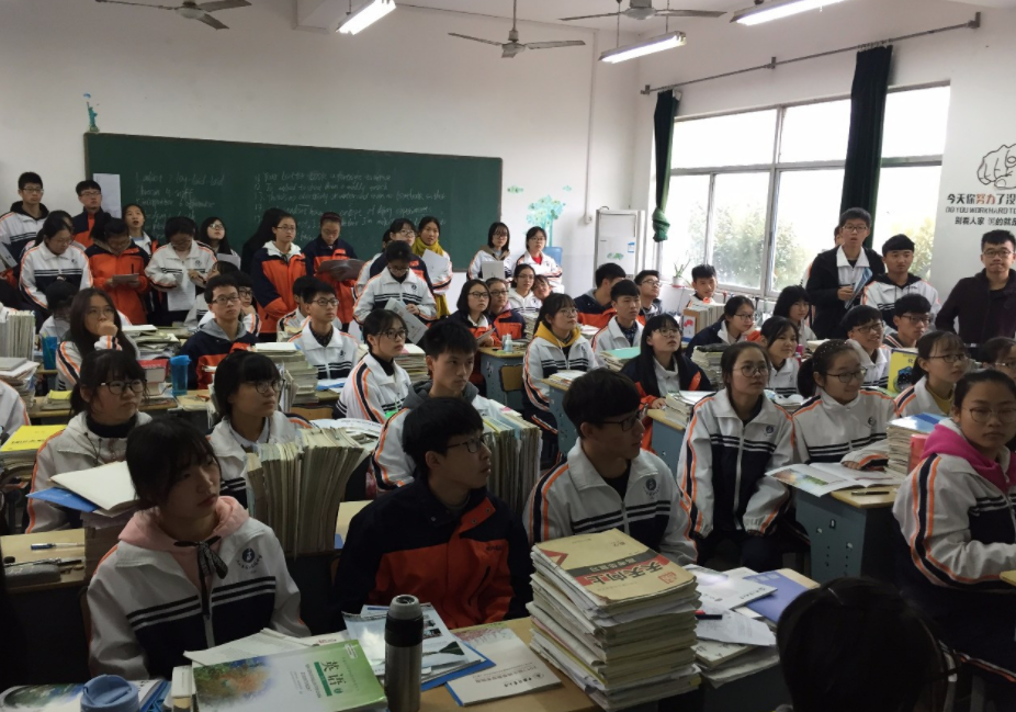 22年浙江首次高考已经结束，网友表示很羡慕，高考也有两次机会？