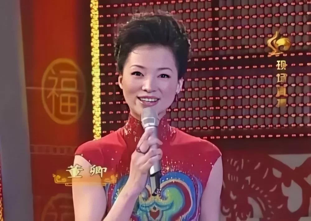 春晚十大美女主持，有的成为冻龄女神，有的结局让人唏嘘
