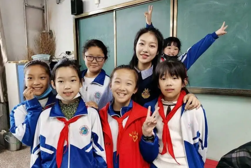 山区家长谈及大学生支教，直言留不住就别来了，孩子们折腾不起