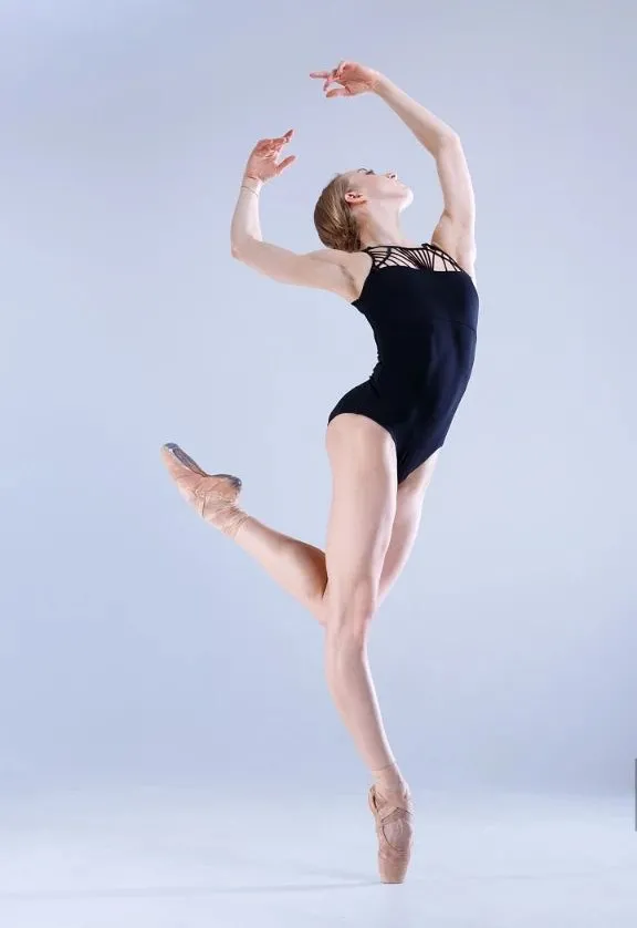 精美图片：人体摄影艺术，舞蹈的灵动之美