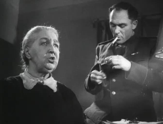 世界电影（0106）苏联电影《锄奸记》（1945）剧照欣赏