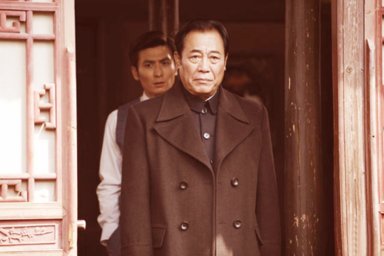 冯恩鹤：做了12年宝爸，《潜伏》让他大火，74岁的他现状怎样？