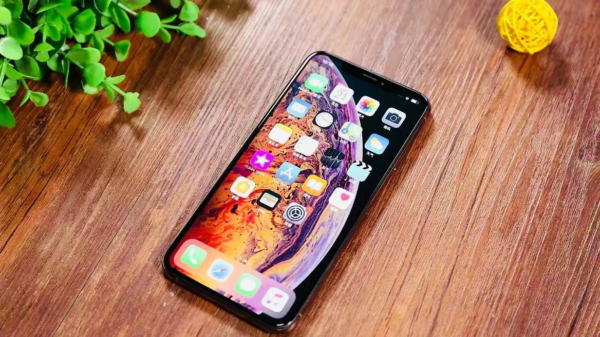 入手二手手机，iPhoneXs和iPhoneXsmax这两款手机，该怎么选择？