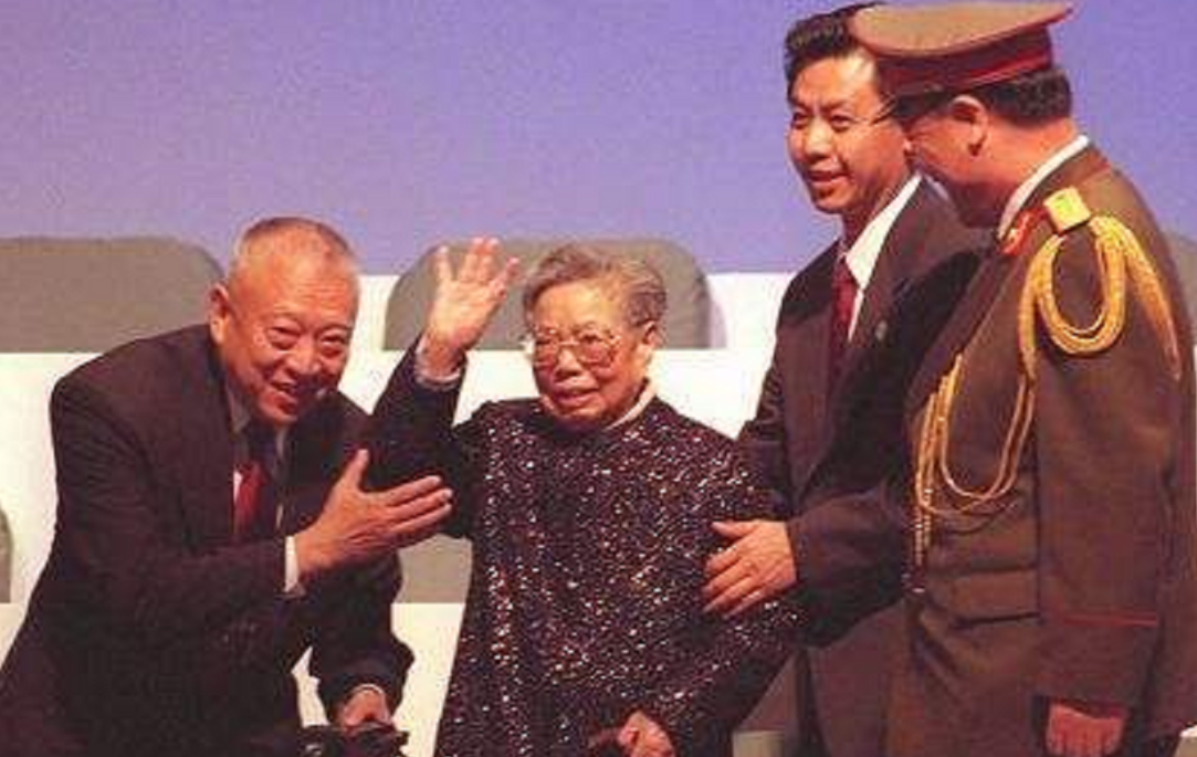 1997年，邓小平逝世，临终前对妻子卓琳说道：我还有一个心愿未了