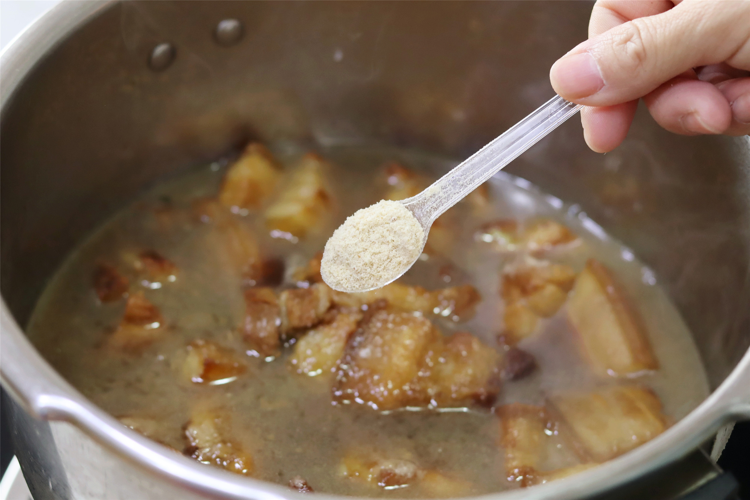 做红烧肉，记住“六部曲”，尊重传统做法，红润酥烂，肥而不腻