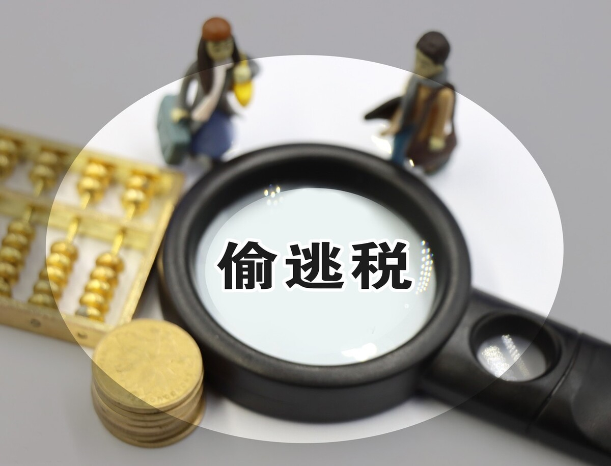 从“当红小生”到“劣迹艺人”，邓伦终究是变成了自己讨厌的模样