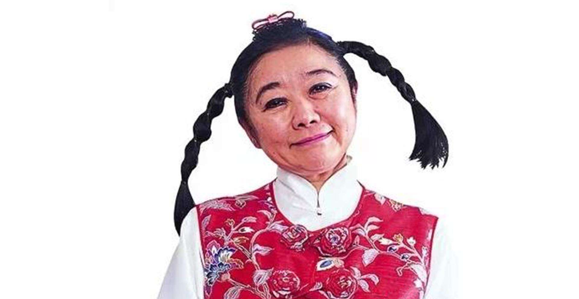 扎着两条小辫的亚洲女首富龚如心，丈夫被绑失踪后，性情大变