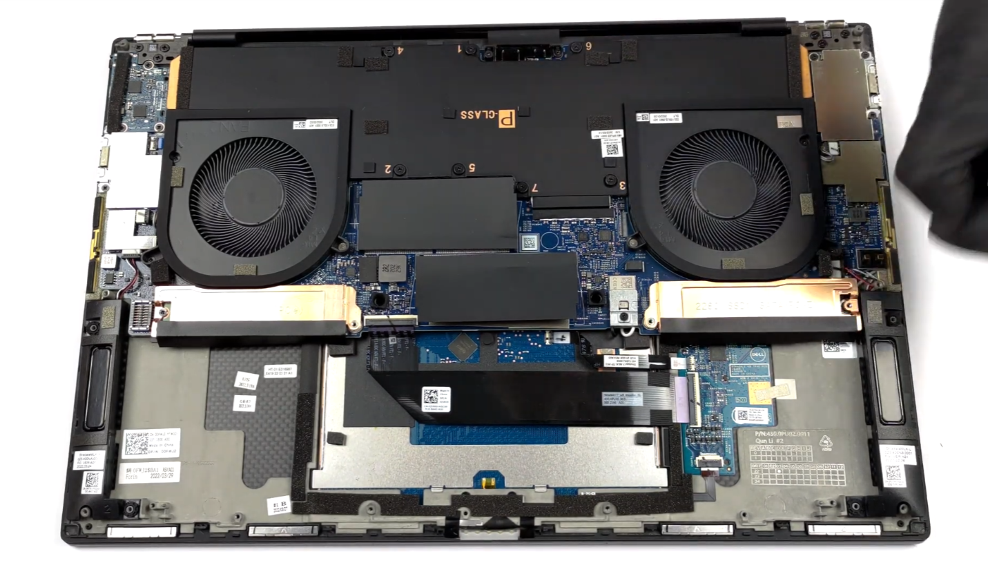 2022年戴尔最贵图形工作站17寸Precision 5770笔记本拆解评测