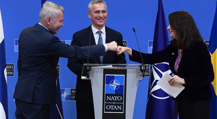 öҪվ˫࣬ӲպͶ˹̸