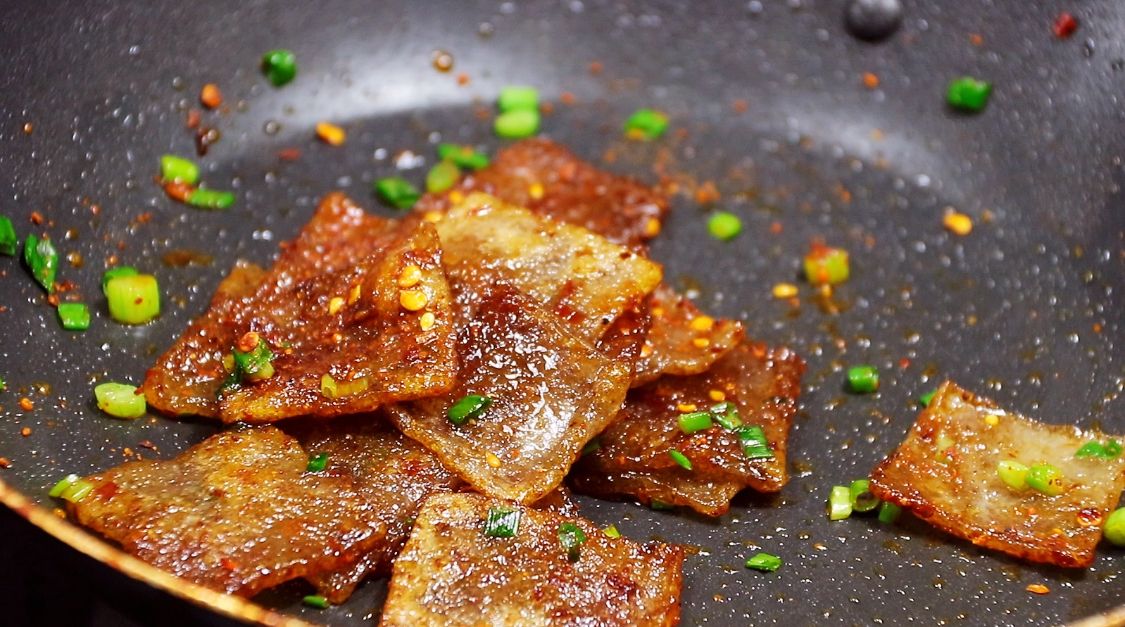 烤苕皮的秘制酱做法（教你这样做比吃肉还香）