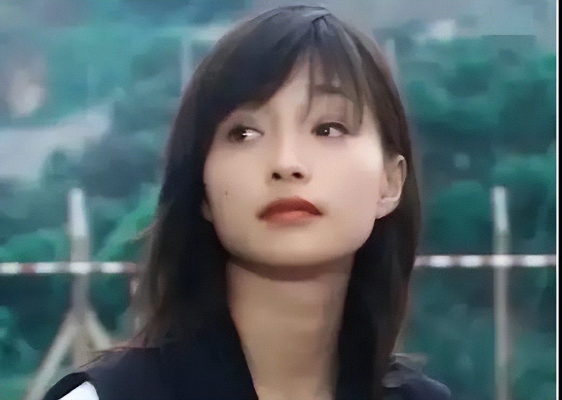 李绮红：出演的郭襄美过杨幂，如今52岁变得认不出​