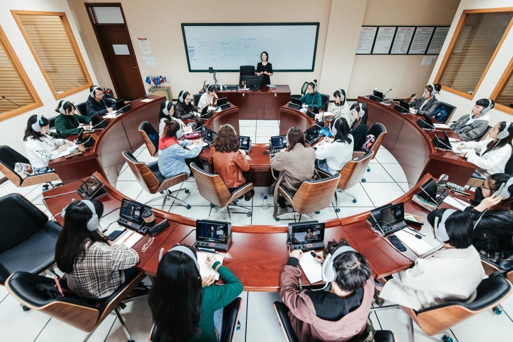 走出外交官、联合国译员，四川大学“硬核”学院：就业、深造率“双高”！