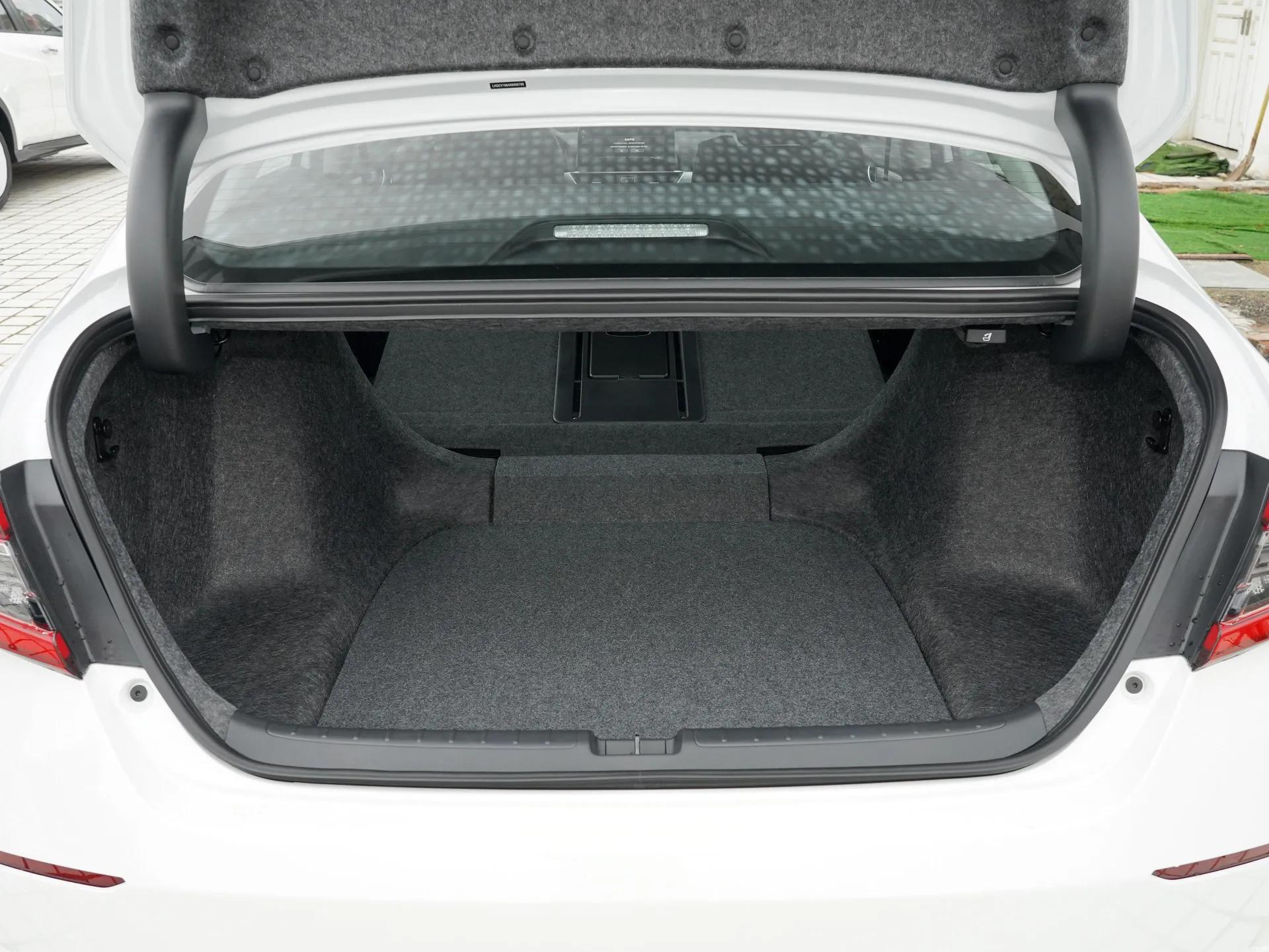 本田雅阁2022款260turbo豪华版