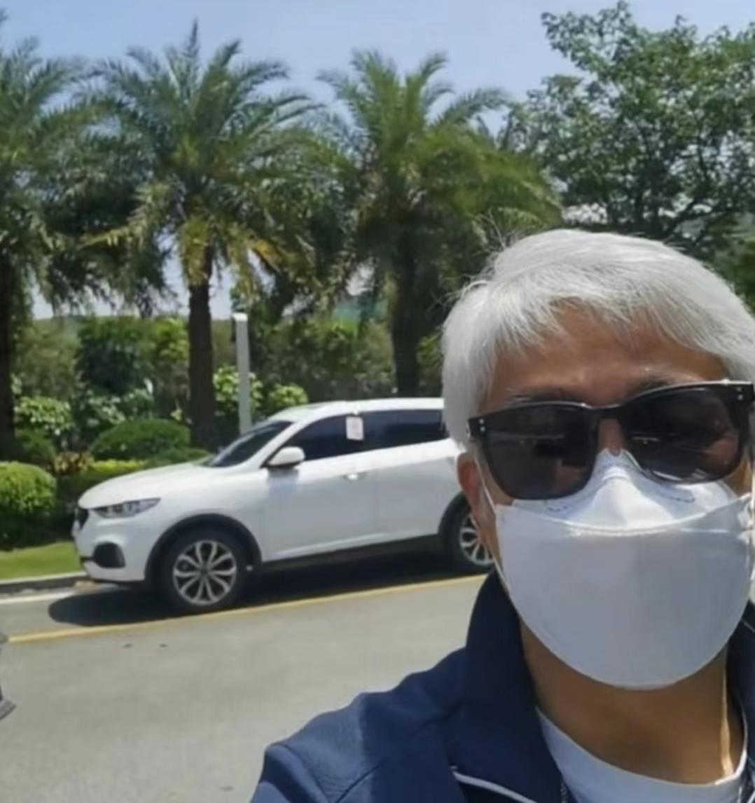 定居珠海已拿到居住证！香港知名老戏骨分享申请医保卡：好有益处