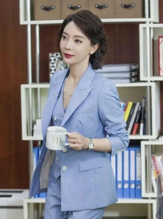 同样饰演职场女精英，把陈数、姚晨和杨颖放在一起，差距就出来了