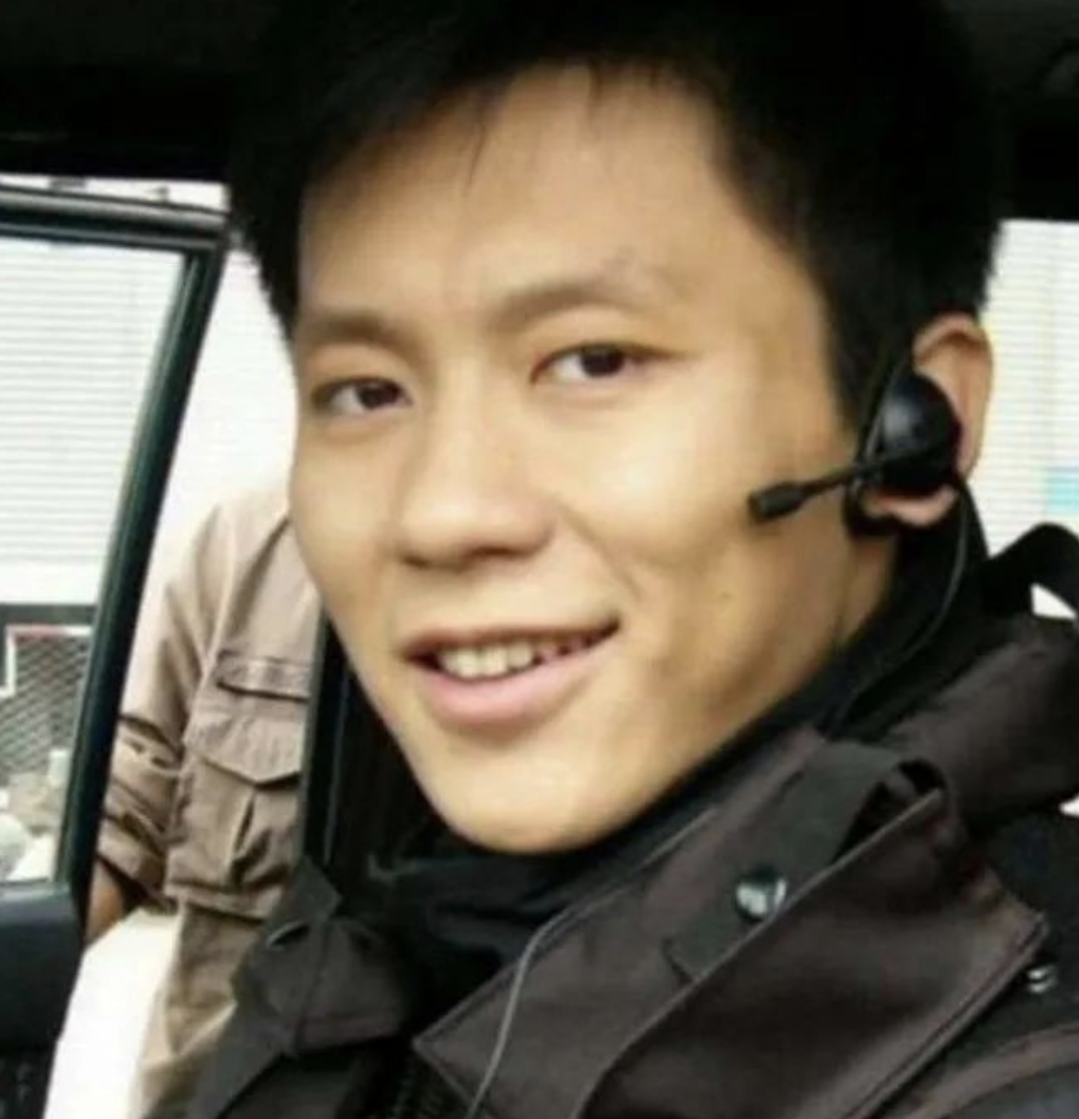 眉毛稀疏、假腹肌、高跟鞋，男星7大作假，男人的虚荣心多可怕