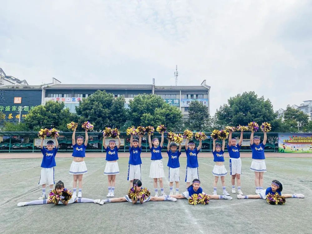 双流区迎春小学举行第七届校园足球班级联赛暨啦啦操比赛颁奖仪式