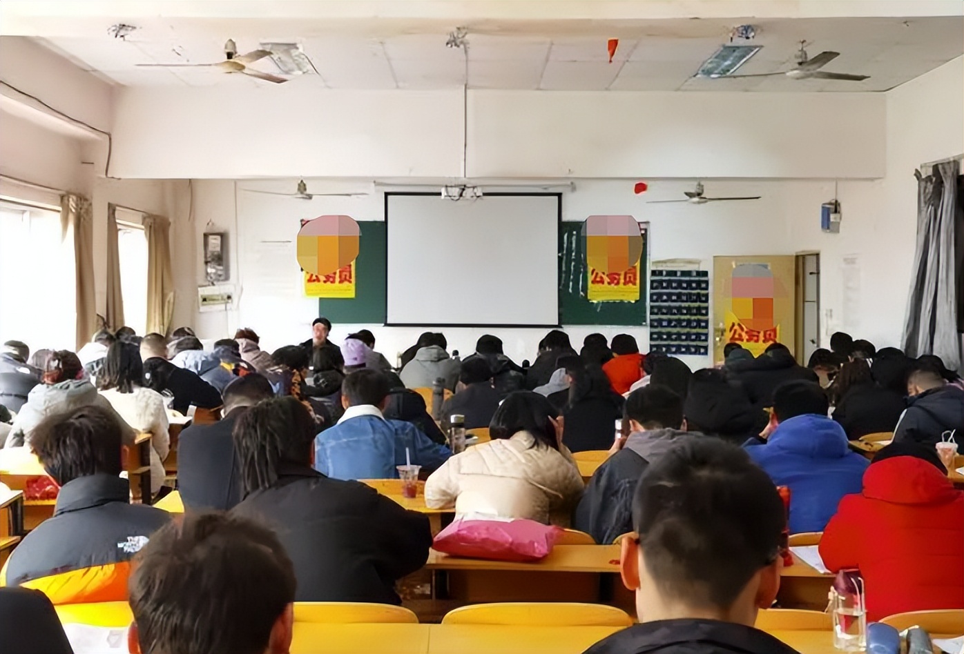 谈女朋友过多也不行？政审环节被同学举报，导致考生无缘公务员