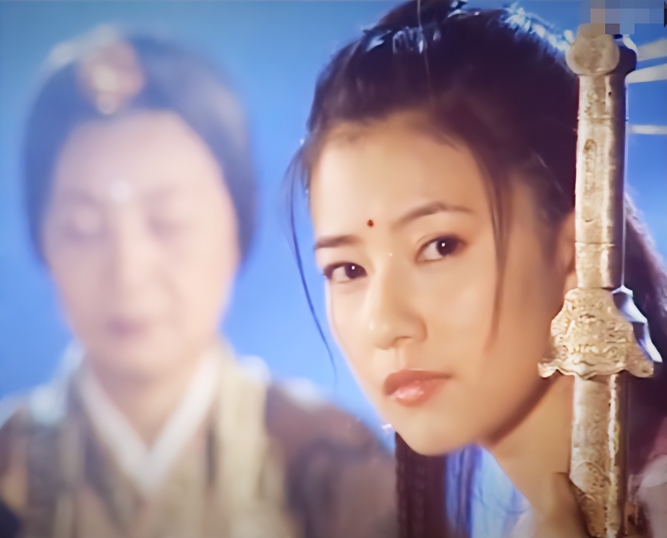 都演“周芷若”，把周海媚，高圆圆和佘诗曼放一起看，差别出来了