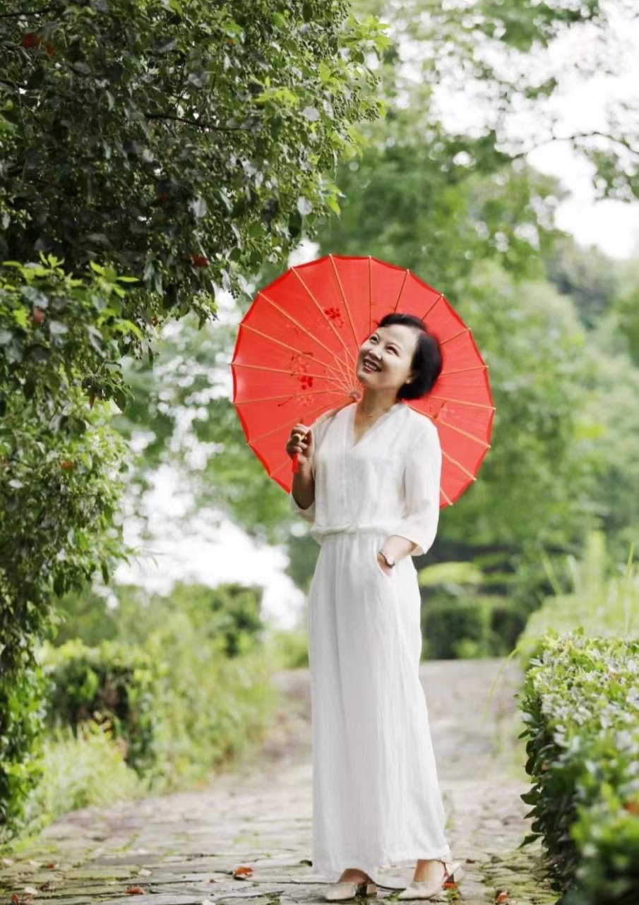 春游服装搭配图片大全(春季妈妈的郊游穿搭) - 赤虎壹号