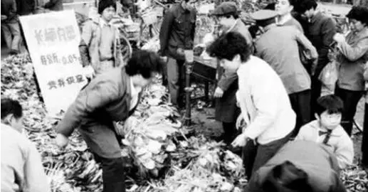 女贪官汤兰英落马记：贪污4万余包养7个情夫，终被挚爱举报