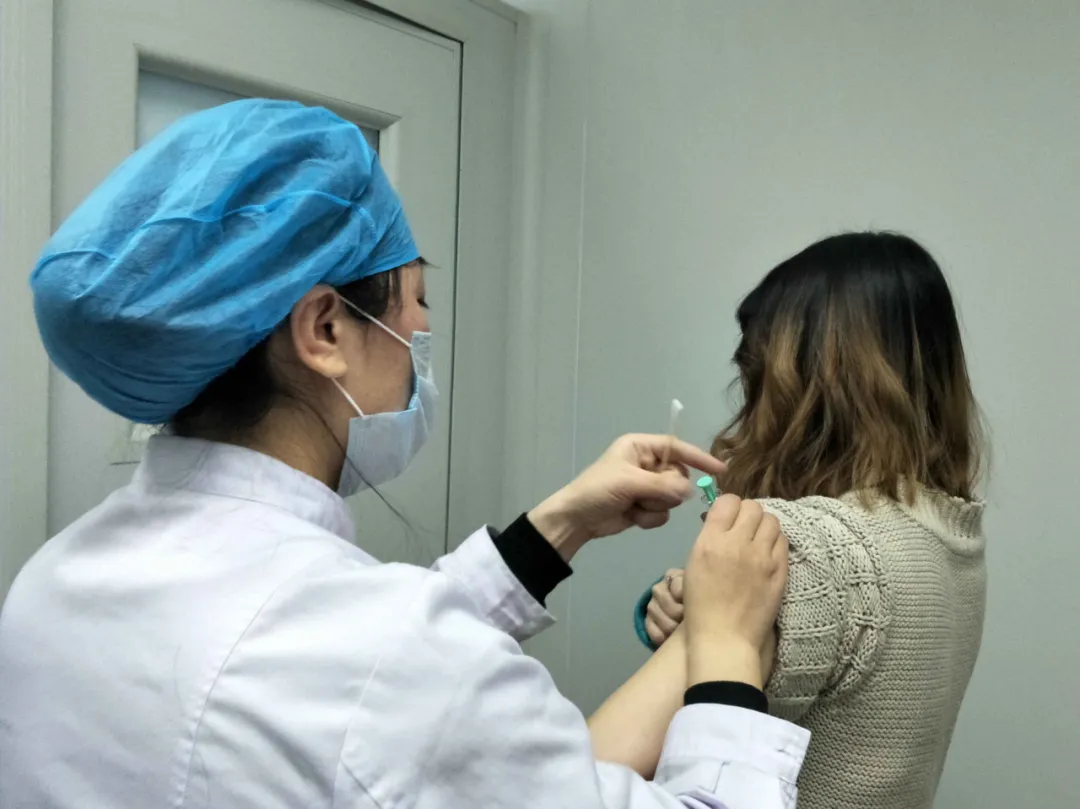 2岁女童感染HPV,数次割喉手术!母亲痛哭:都怪我