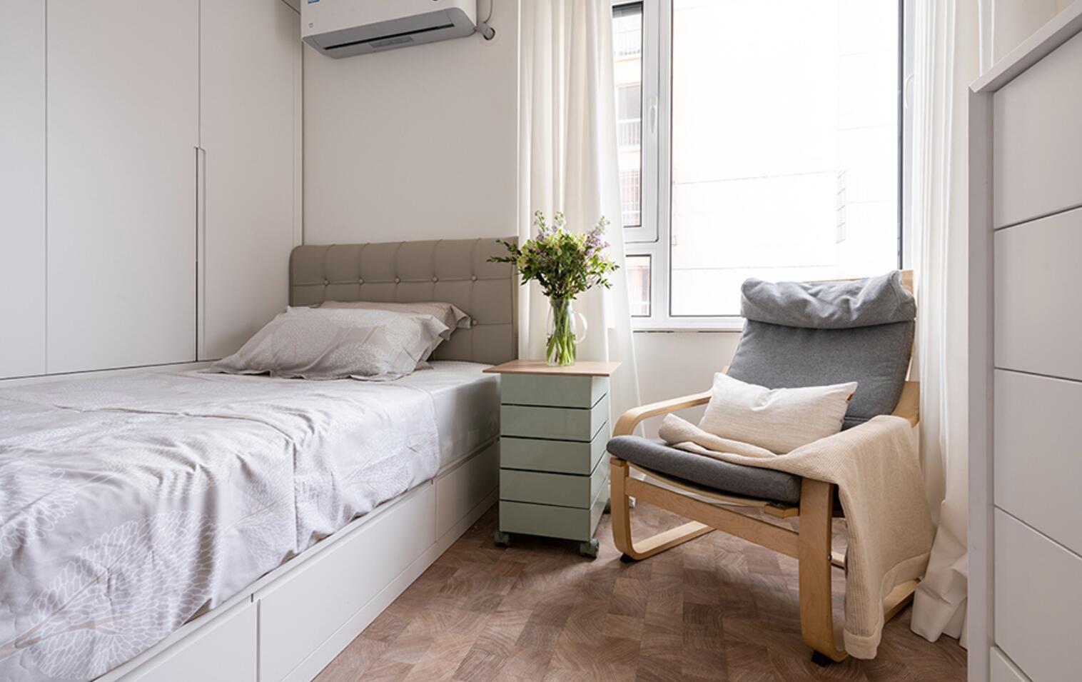 110㎡的户型，餐厅却只有巴掌大，她以逆向思维改造后，超舒适