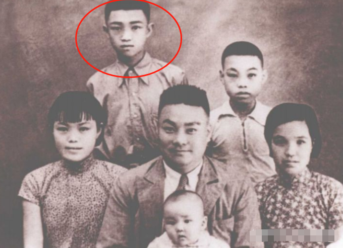 谢晋：4个子女3个低智，唯一正常的孩子患癌离世，一生比黄连还苦