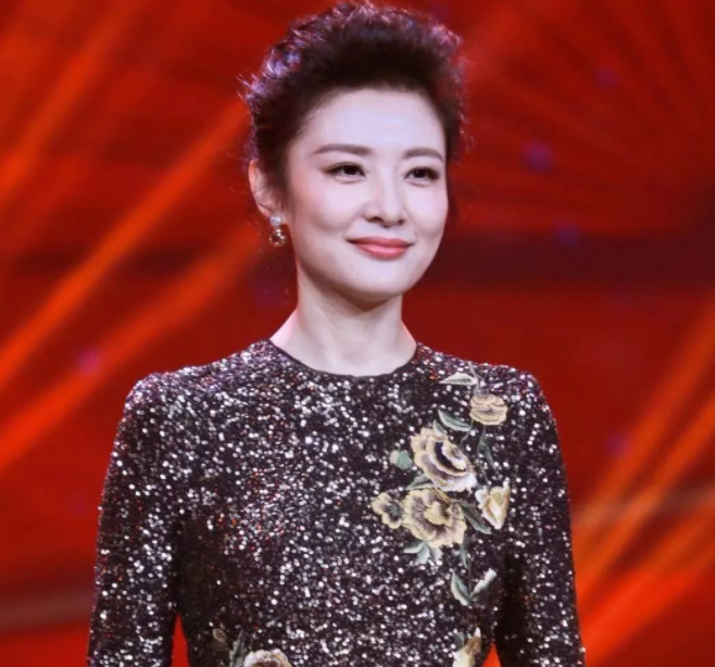 论“最美”主持只服这8位，气质脱俗、走路带风，谢娜等人算了吧
