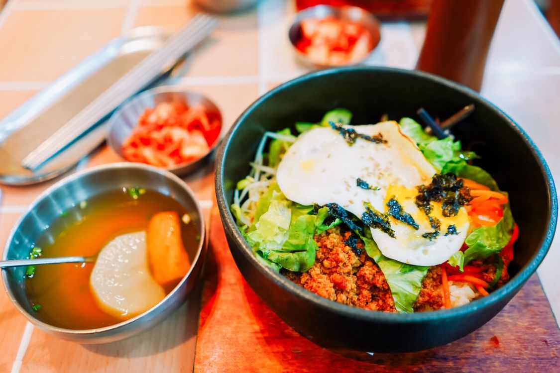 6个国家的大学食堂盘点，美国热量高，韩国小菜多，再看看中国的