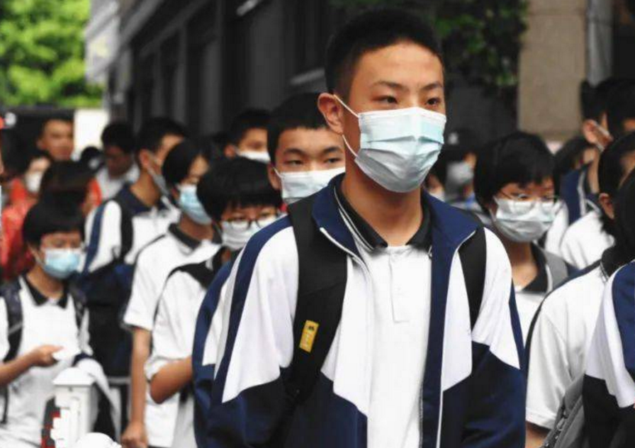 新八省联考成绩公布！由此预测2022高考分数线，580分上浙复交？