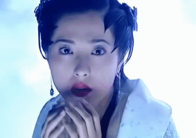 赵丽颖最新生图曝光，这脸怎么像17年前爆火退圈的她？