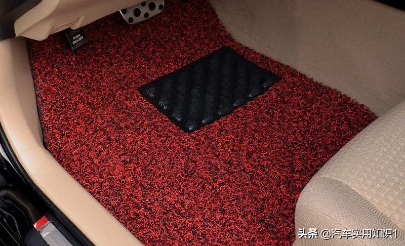买车后，选哪种材质的脚垫比较好？这篇文章给你答案