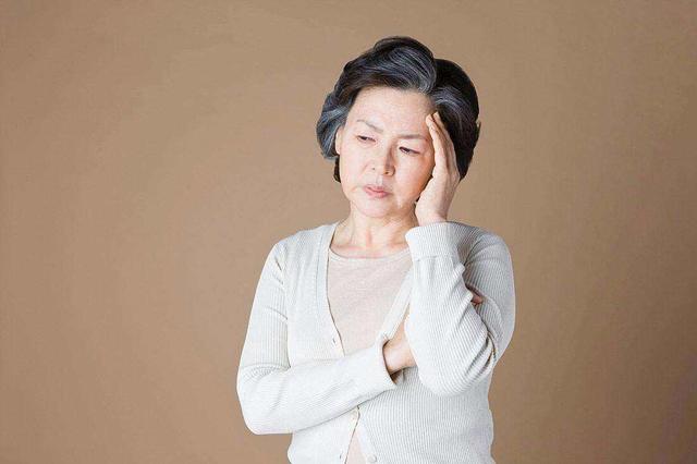 人到中年，为什么总觉得浑身疼？是不是说明生病了？医生说出答案