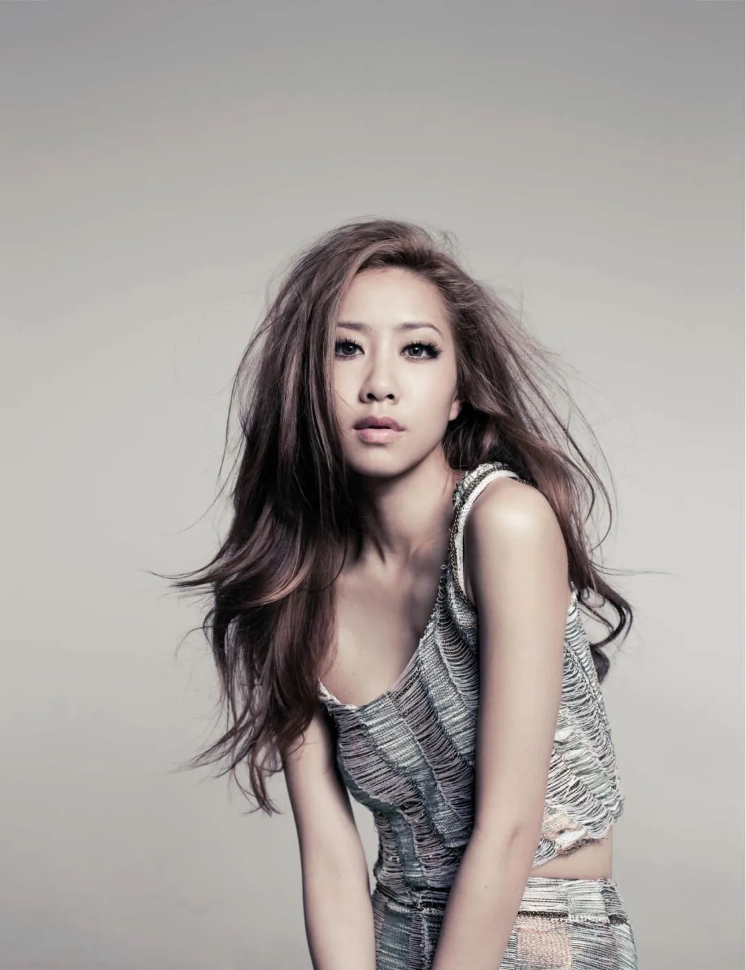 35岁歌手官宣三胎！巅峰期闪婚嫁初恋，神仙爱情感动网友：要幸福