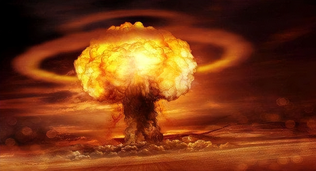 原子弹爆炸,跳进水里能保住命吗?日本人用亲身试验揭露真相