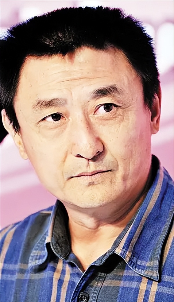 张涵予：44岁爆红后婚姻出现危机，今糟糠妻子成了他的“心病”