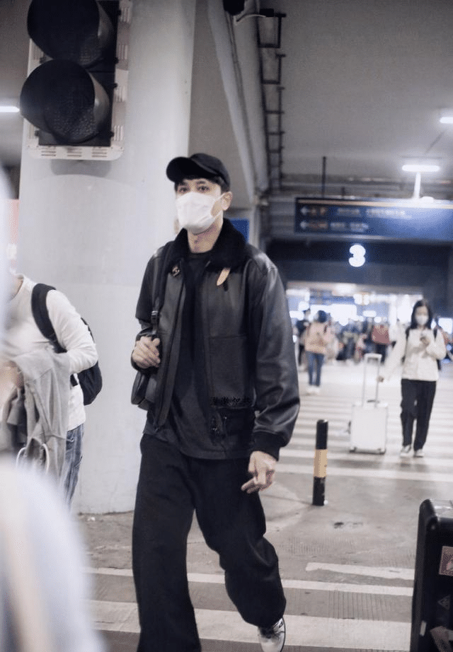 超185cm的男星现实中长啥样？彭冠英腿太长，龚俊又高又瘦