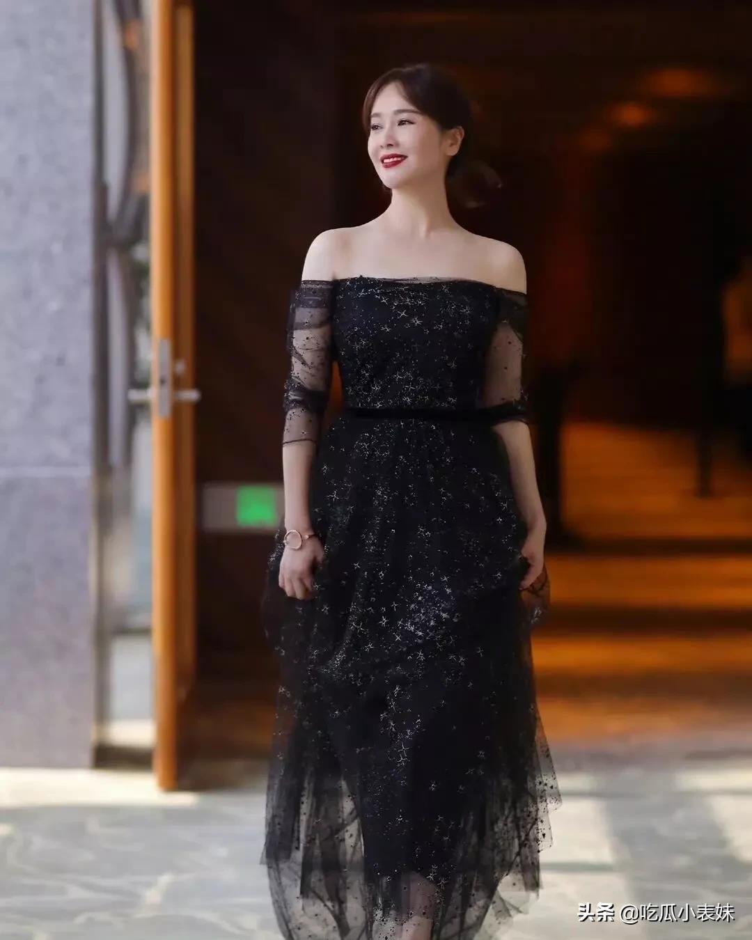 左小青，知性内敛，优雅迷人