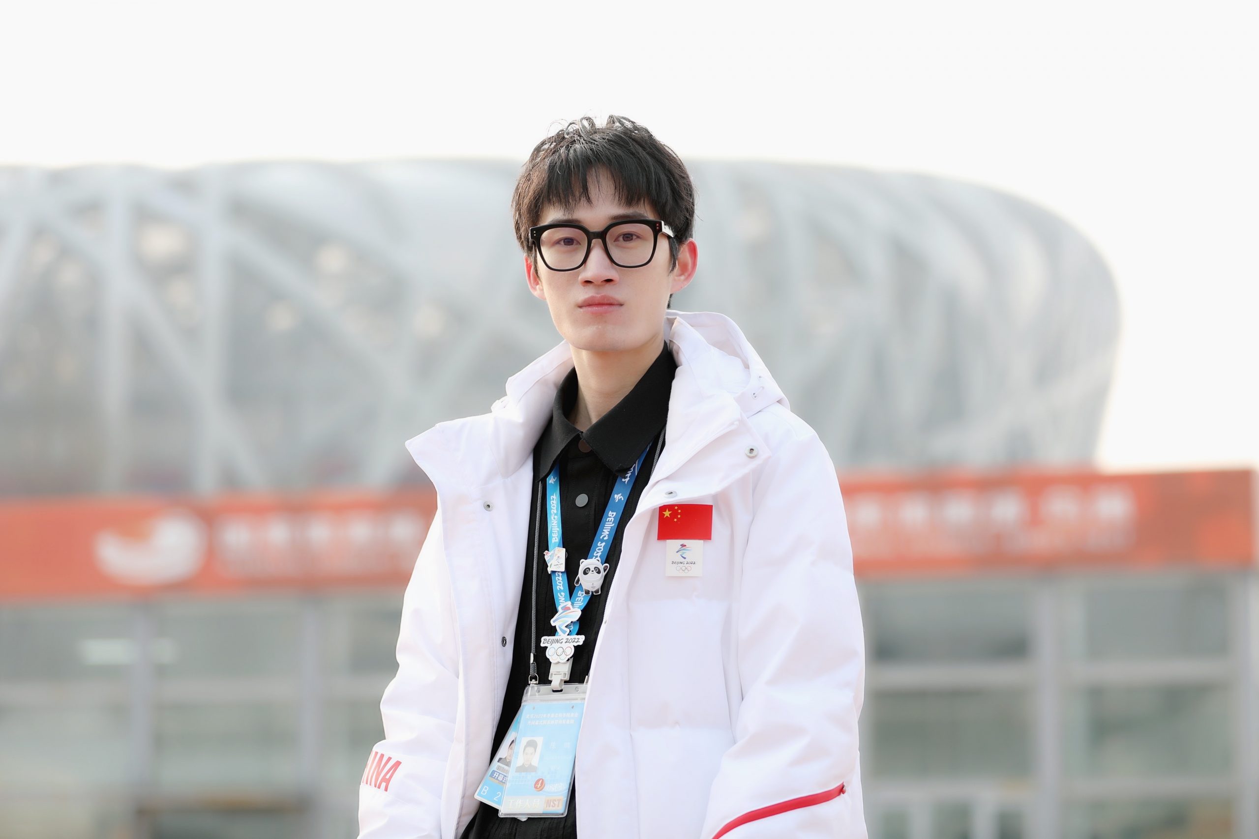 上万张设计图换来五组冬奥开幕式服装！《华丽志》专访设计师陈鹏