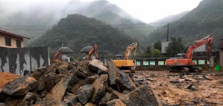 女贪官韩迎新落马记：从“靴子市长”到“拆迁最狠女市长”的转变