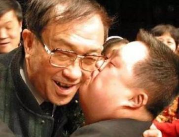 导演谢晋：三个儿子死得死病的病，黄连都没我的生活苦