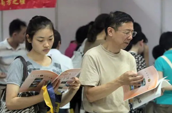 媒体已经曝光的五所高校，毕业证毫无用处，学生后悔没有早点知道