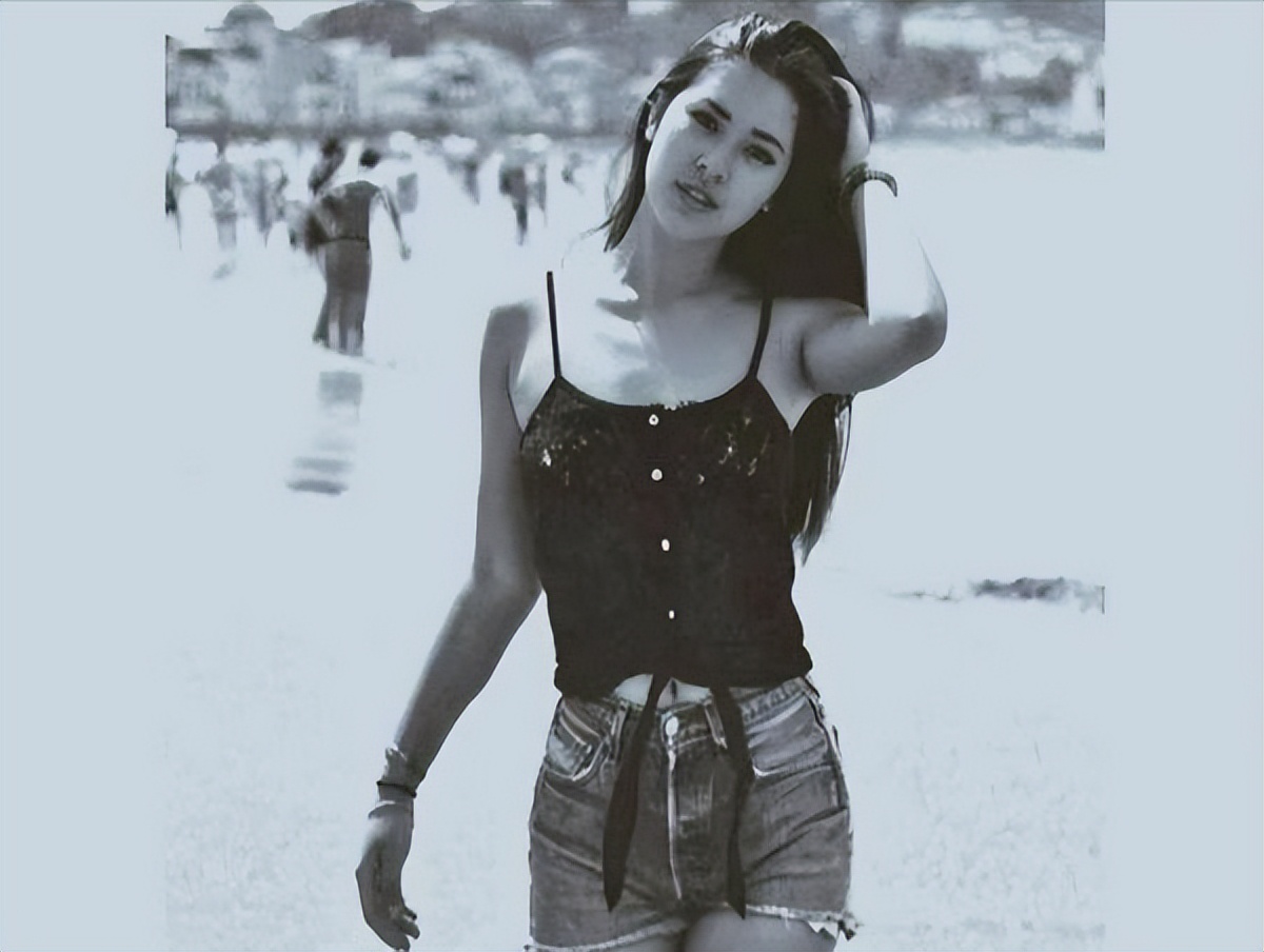 父亲是歪瓜裂枣，女儿却貌美如花？这10位星二代的长相好奇妙